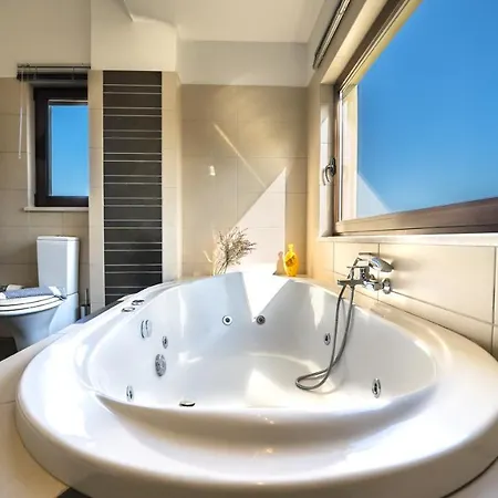 וילה Majestic Crete Heated Pool And Sauna מגאלה קורפיה